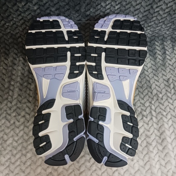 Nike Vomero 5 Men's Platinum Tint Metallic Pewter Gold HJ7247-099 Size 10 - Picture 14 of 15